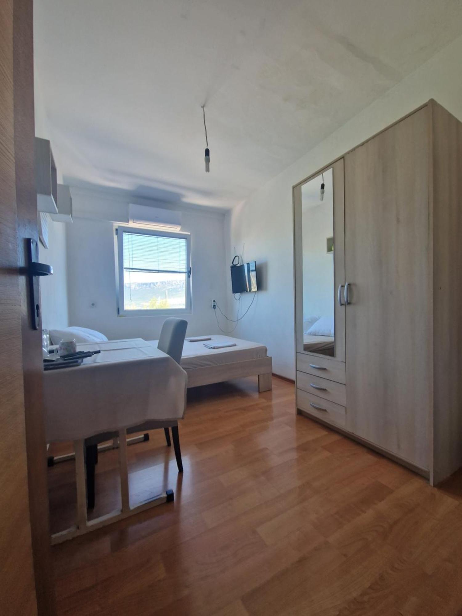 Ensuite Stay Rooms สปลิท ภายนอก รูปภาพ